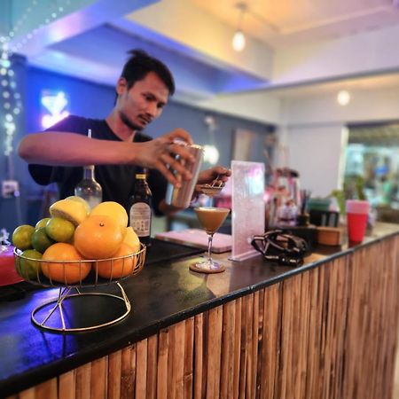 Tiki Tribe Bar & Hostel Ко Тао Екстериор снимка
