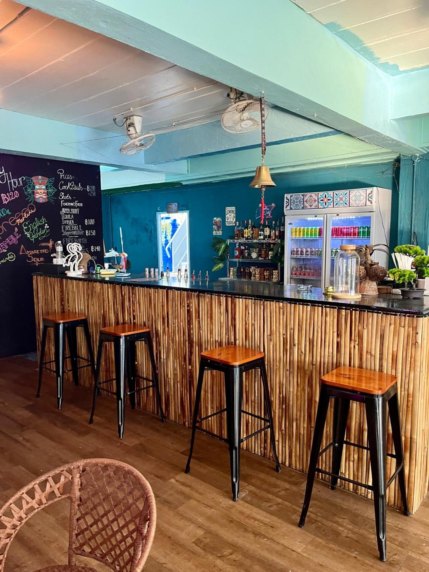 Tiki Tribe Bar & Hostel Ко Тао Екстериор снимка