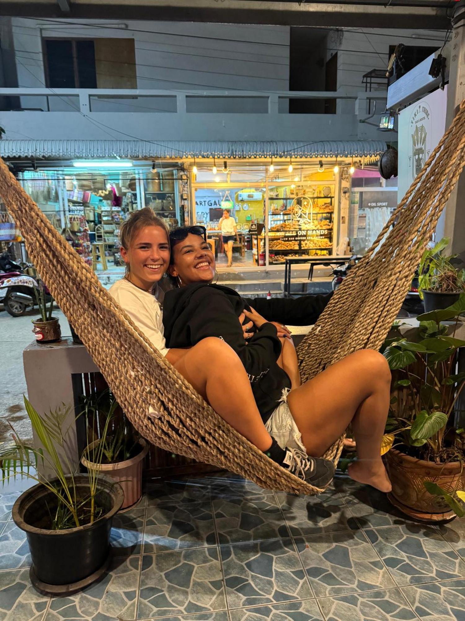 Tiki Tribe Bar & Hostel Ко Тао Екстериор снимка